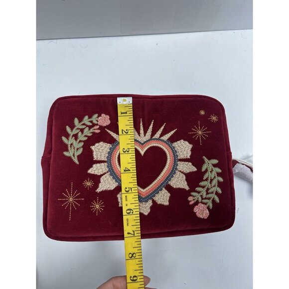 Elizabeth Scarlett Sacred Heart Rouge Velvet Wash Bag Embroidery Tassel NWT - Picture 7 of 14
